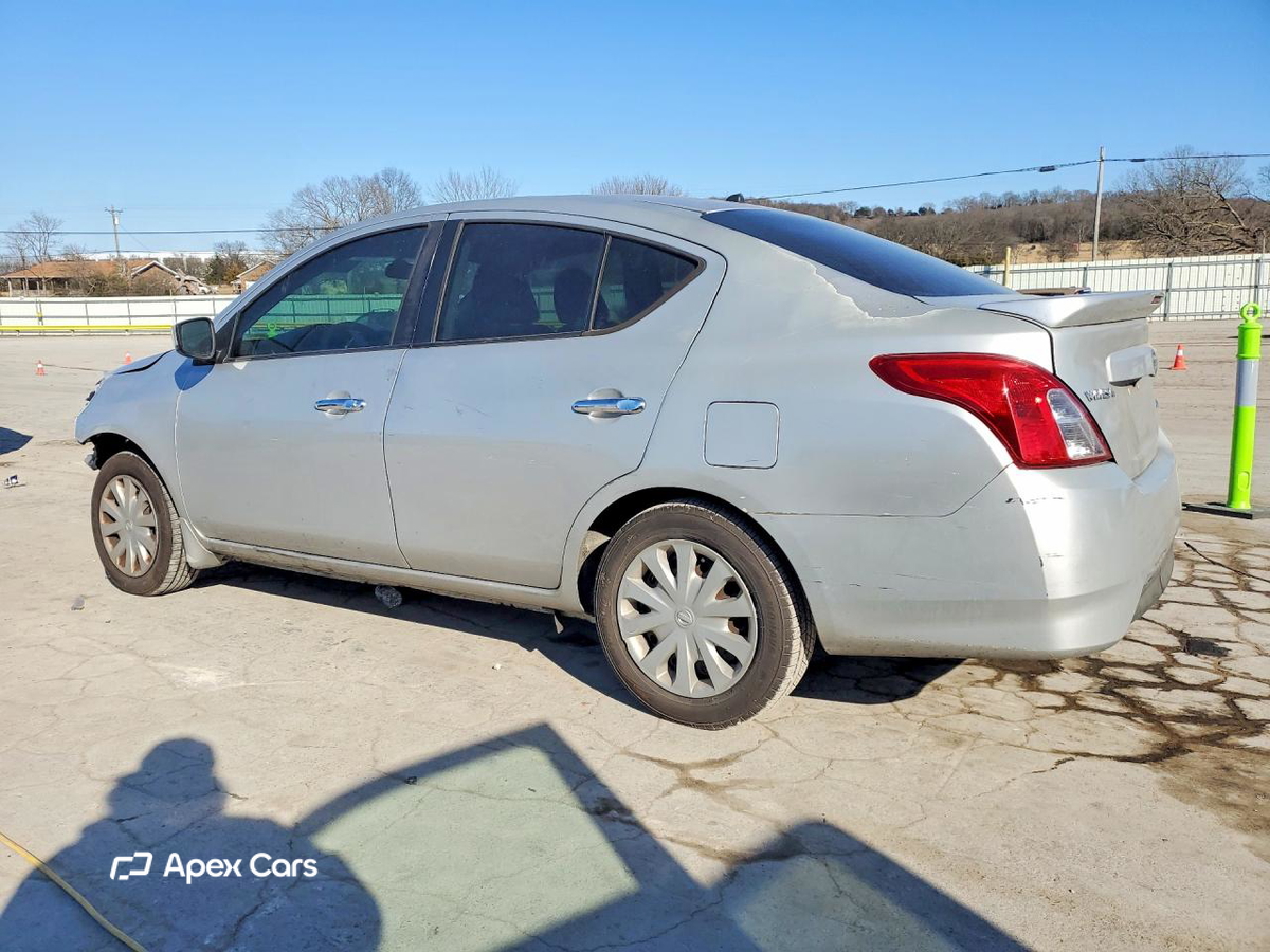Nissan Versa 2016