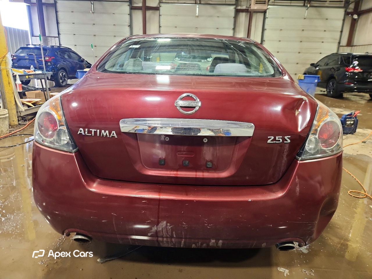 Nissan Altima 2010