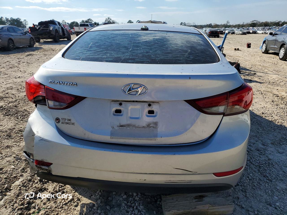 Hyundai Elantra 2016