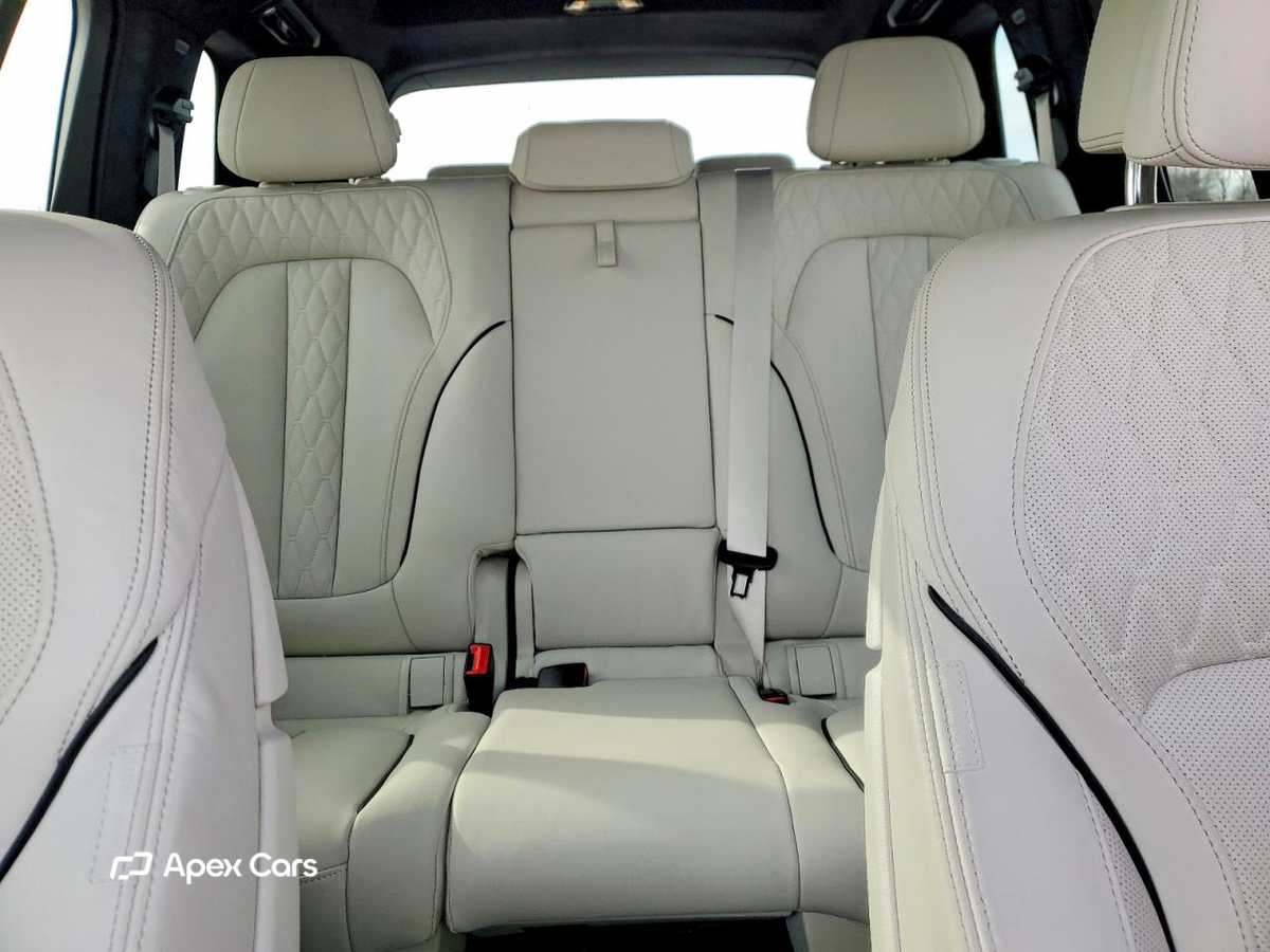 BMW X7 2025