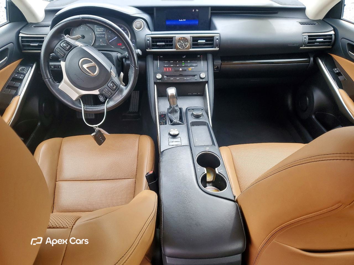 Lexus IS 2018