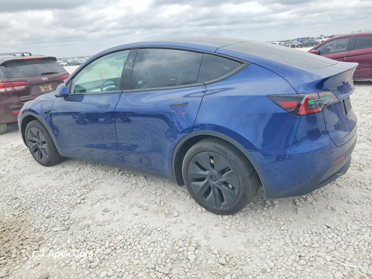 Tesla Model Y 2024