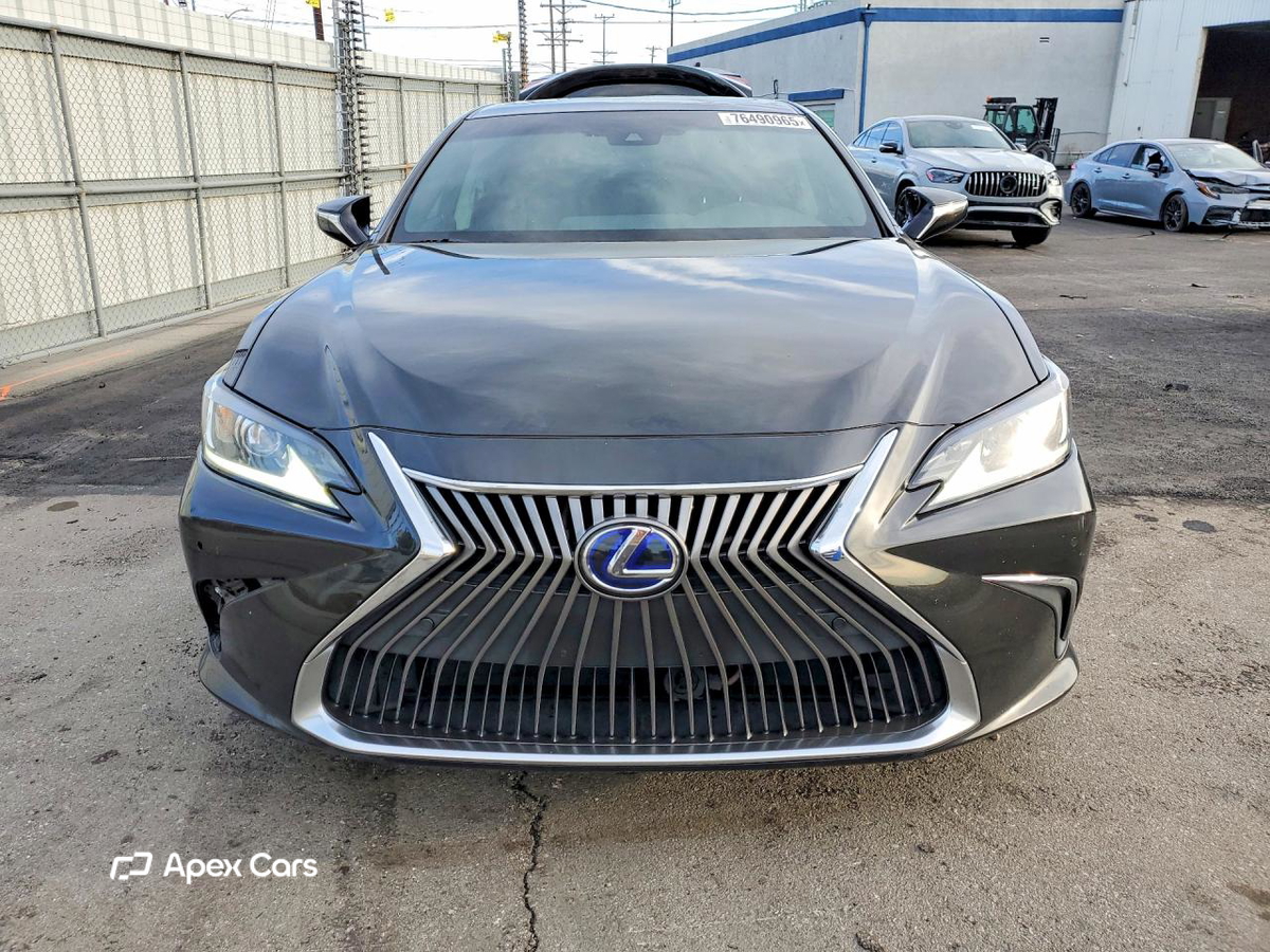Lexus ES 2021