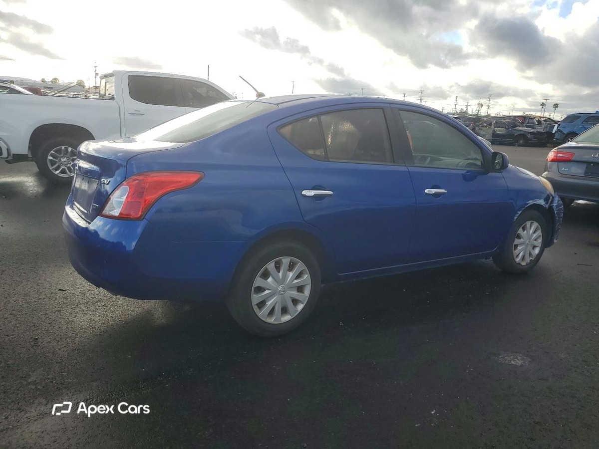 Nissan Versa 2012