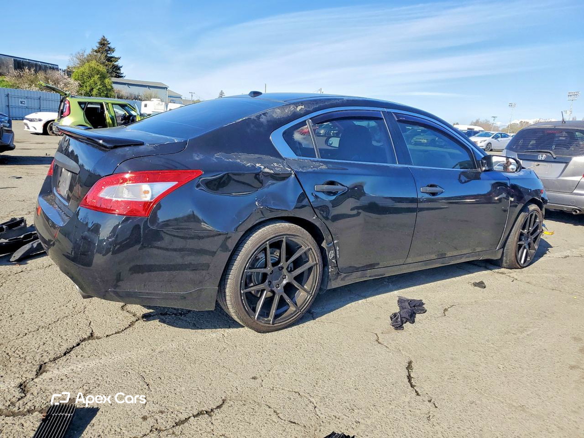 Nissan Maxima 2011