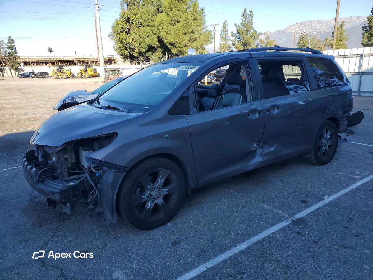 Toyota Sienna 2015