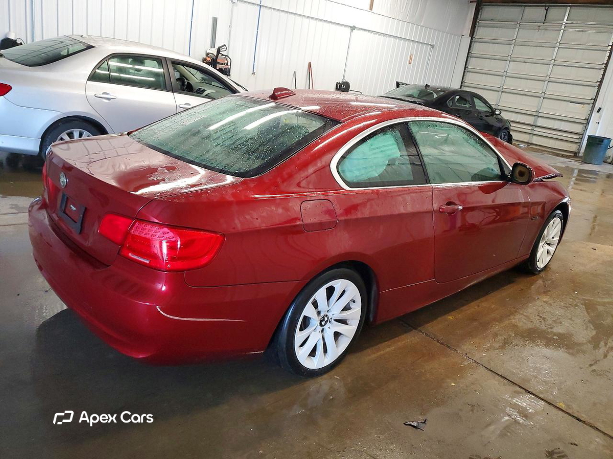 BMW Series 3 2011
