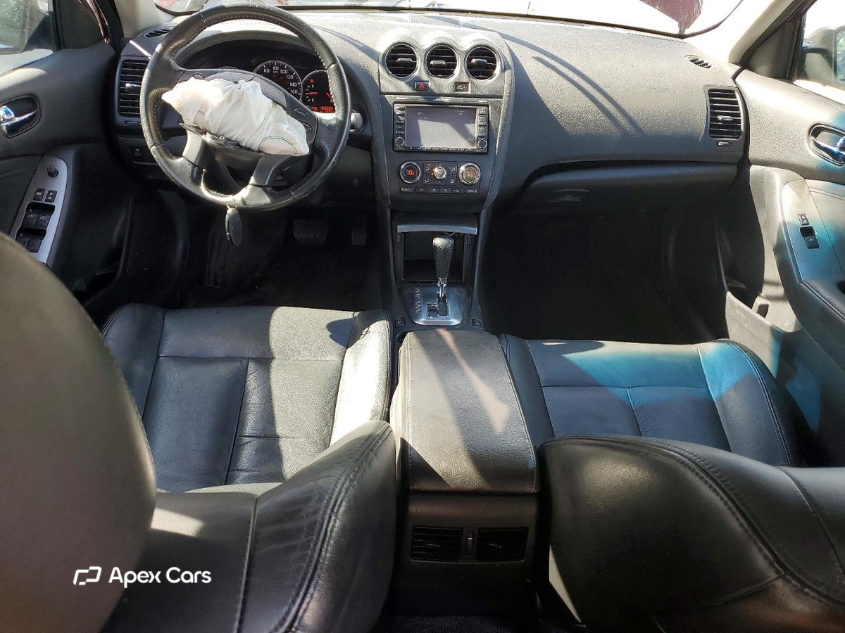 Nissan Altima 2011