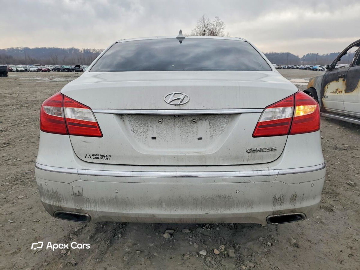 Hyundai Genesis 2012