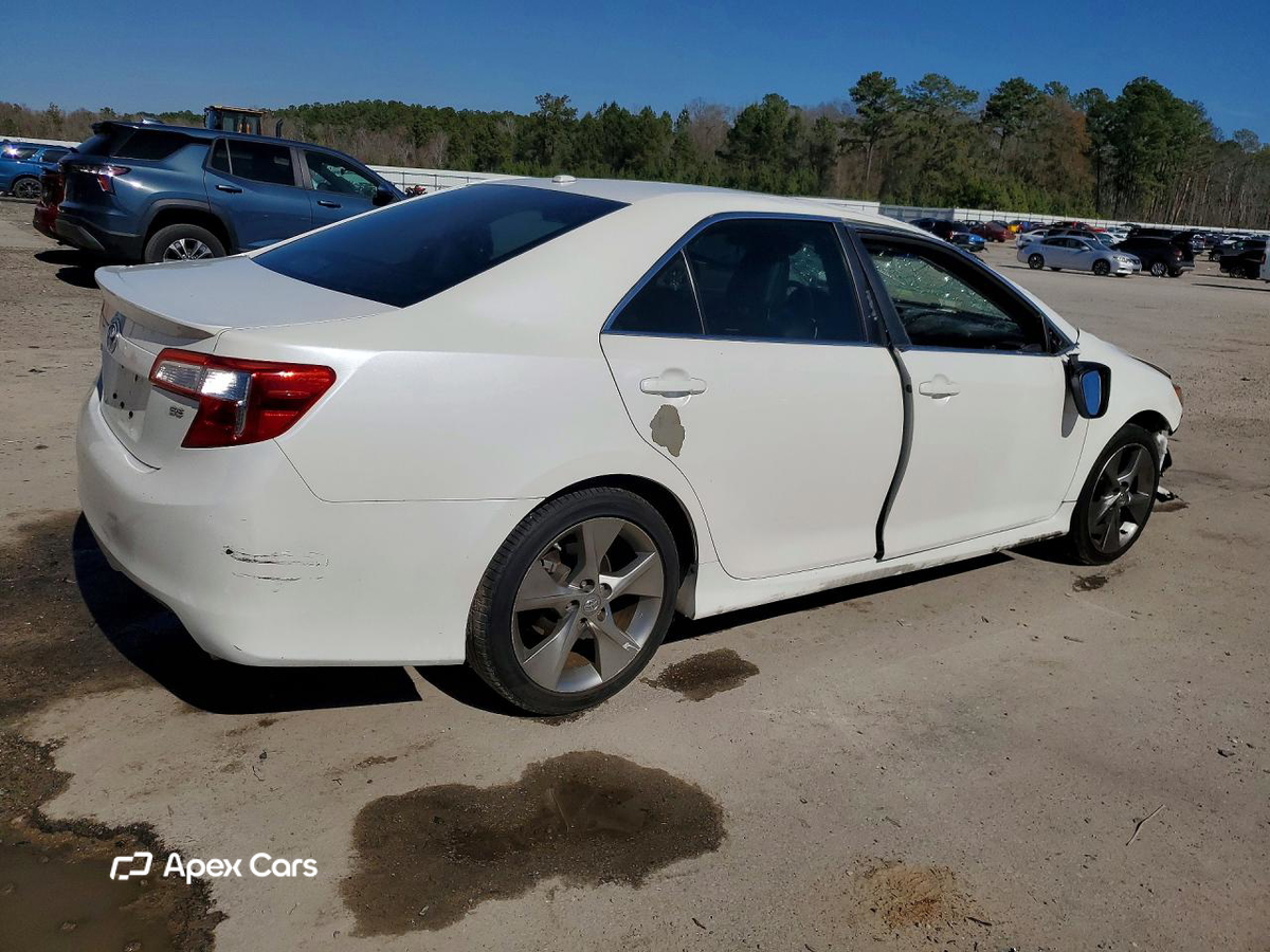 Toyota Camry 2014