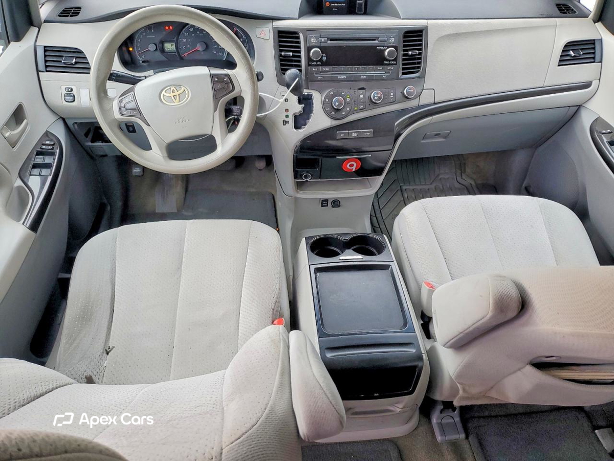 Toyota Sienna 2011