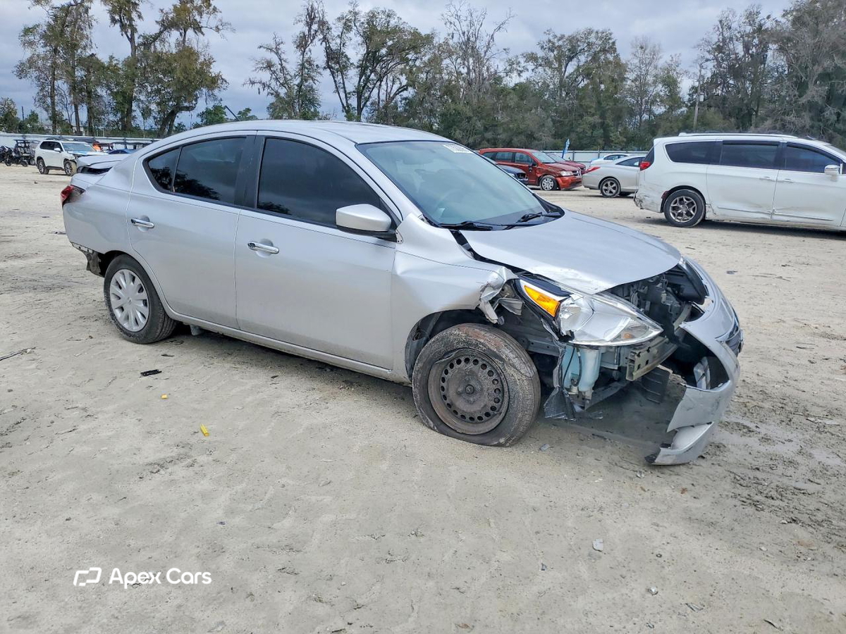 Nissan Versa 2018