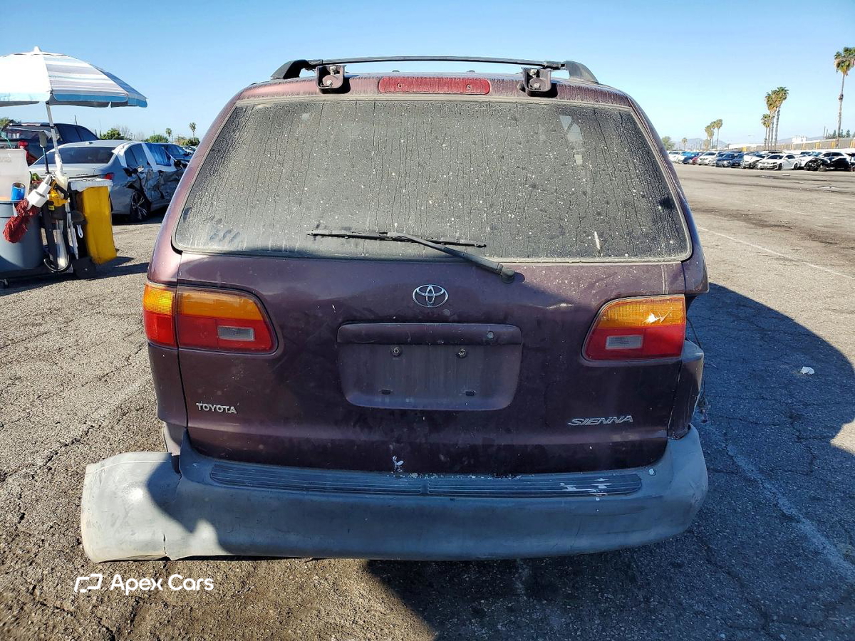 Toyota Sienna 1998