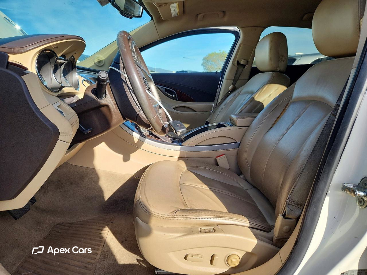Buick LaCrosse 2011
