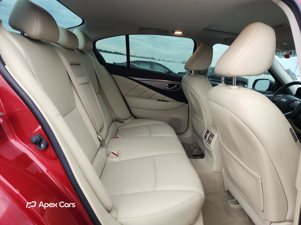 Infiniti Q50 2015