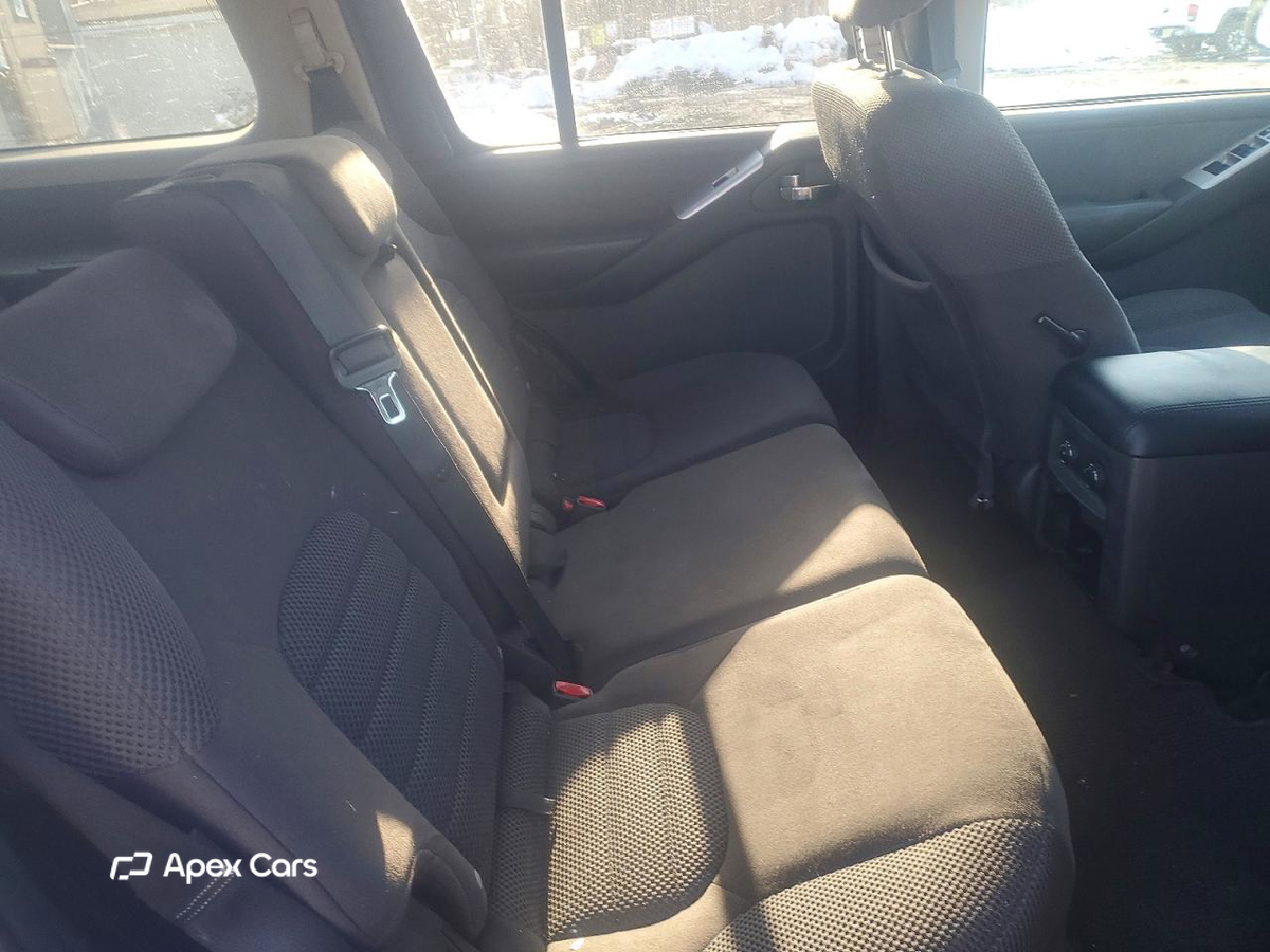Nissan Pathfinder 2011