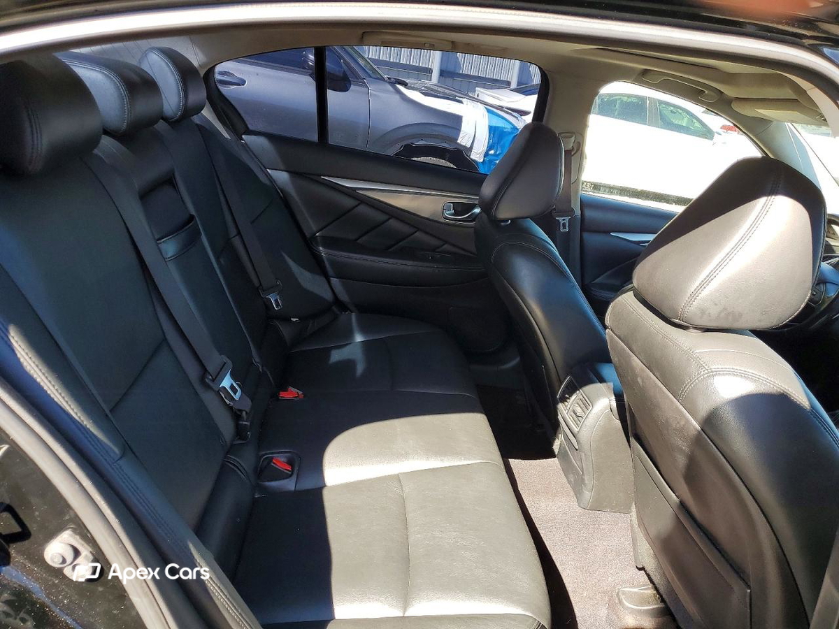 Infiniti Q50 2015