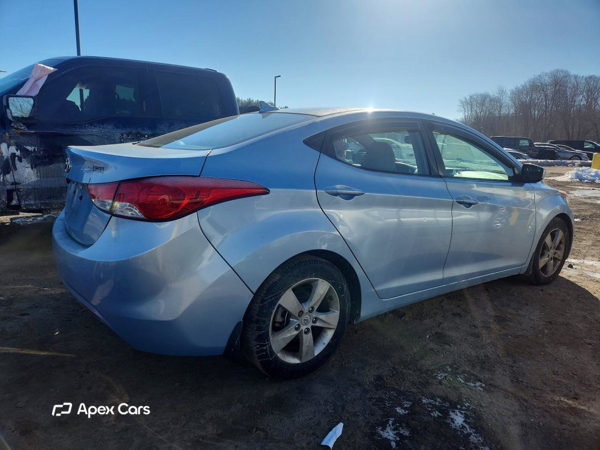 Hyundai Elantra 2012