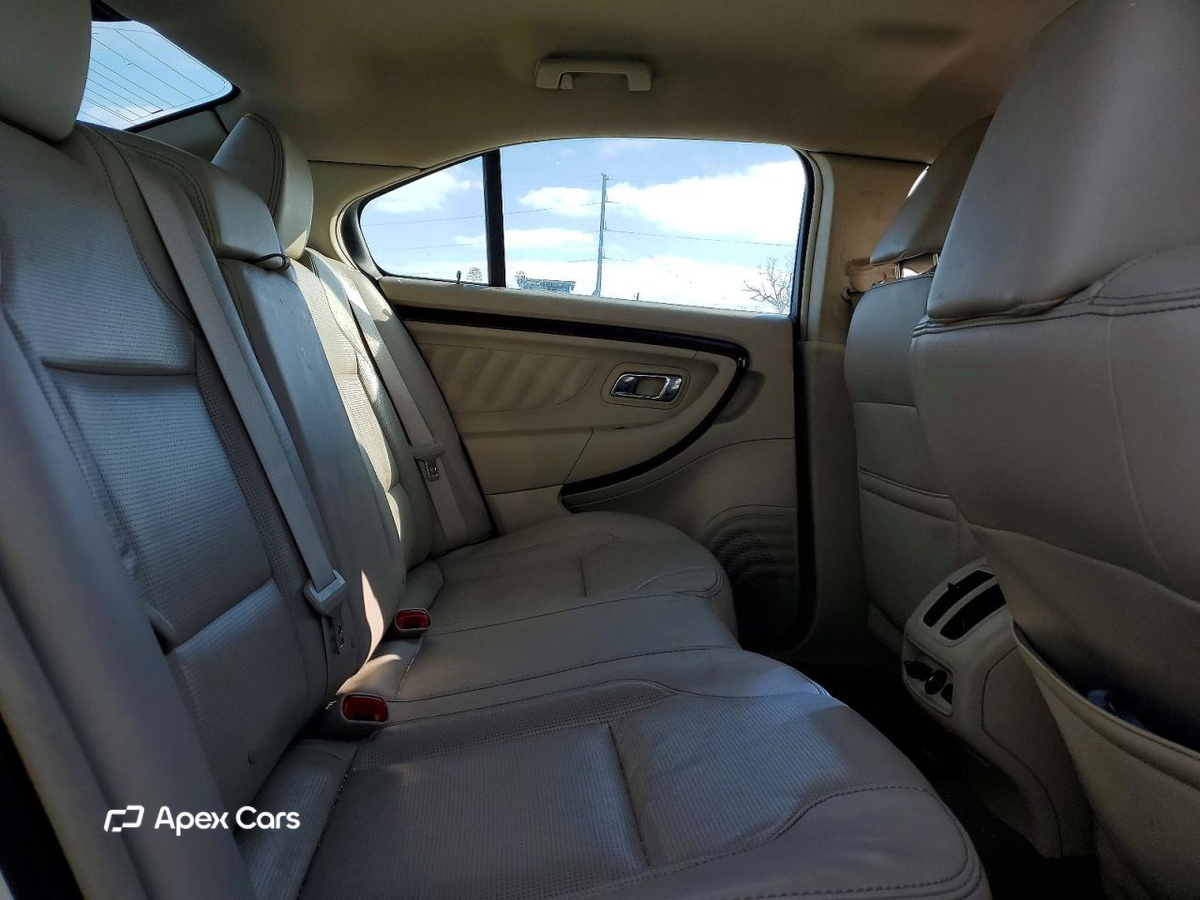 Ford Taurus 2011