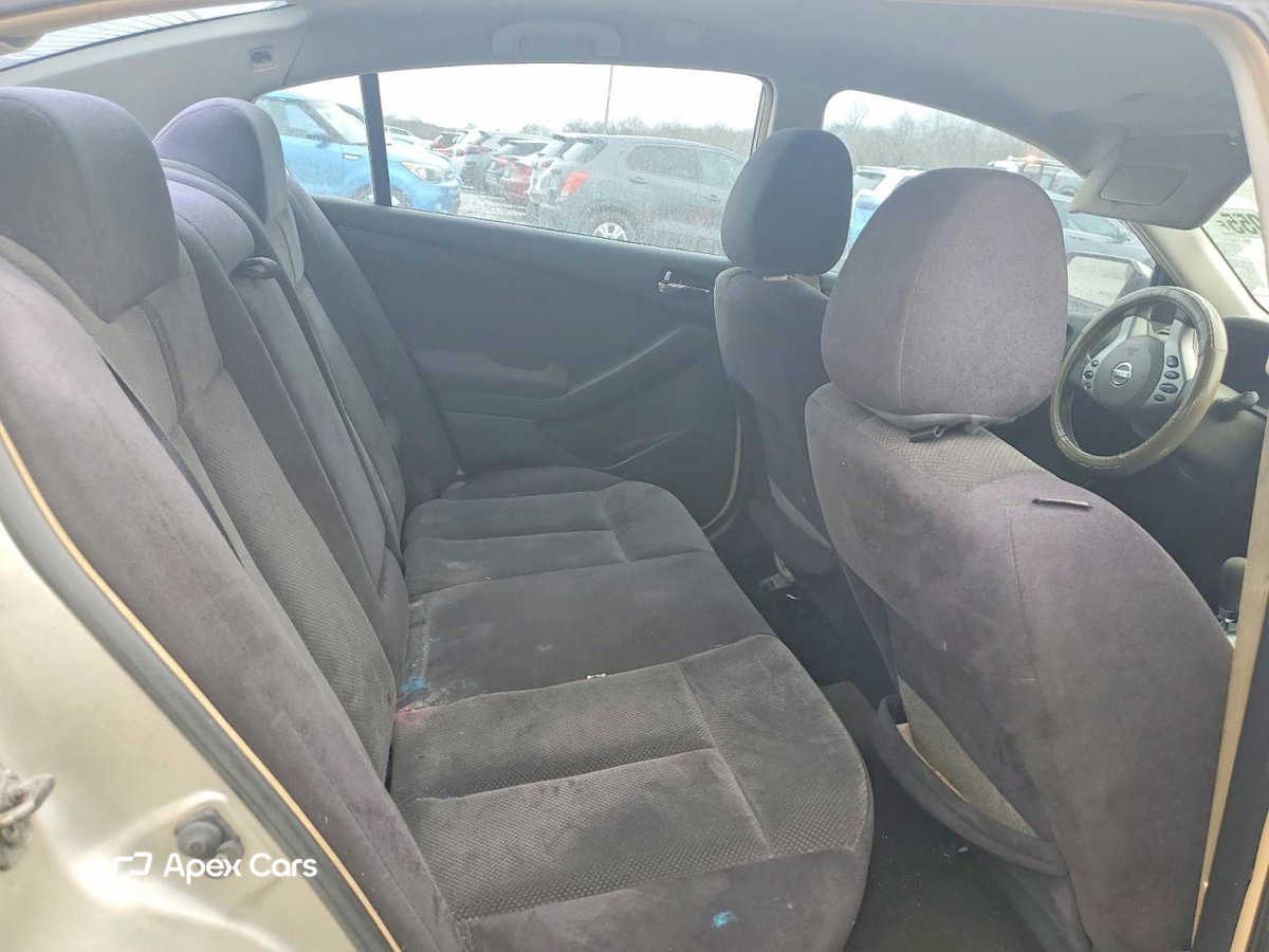Nissan Altima 2010