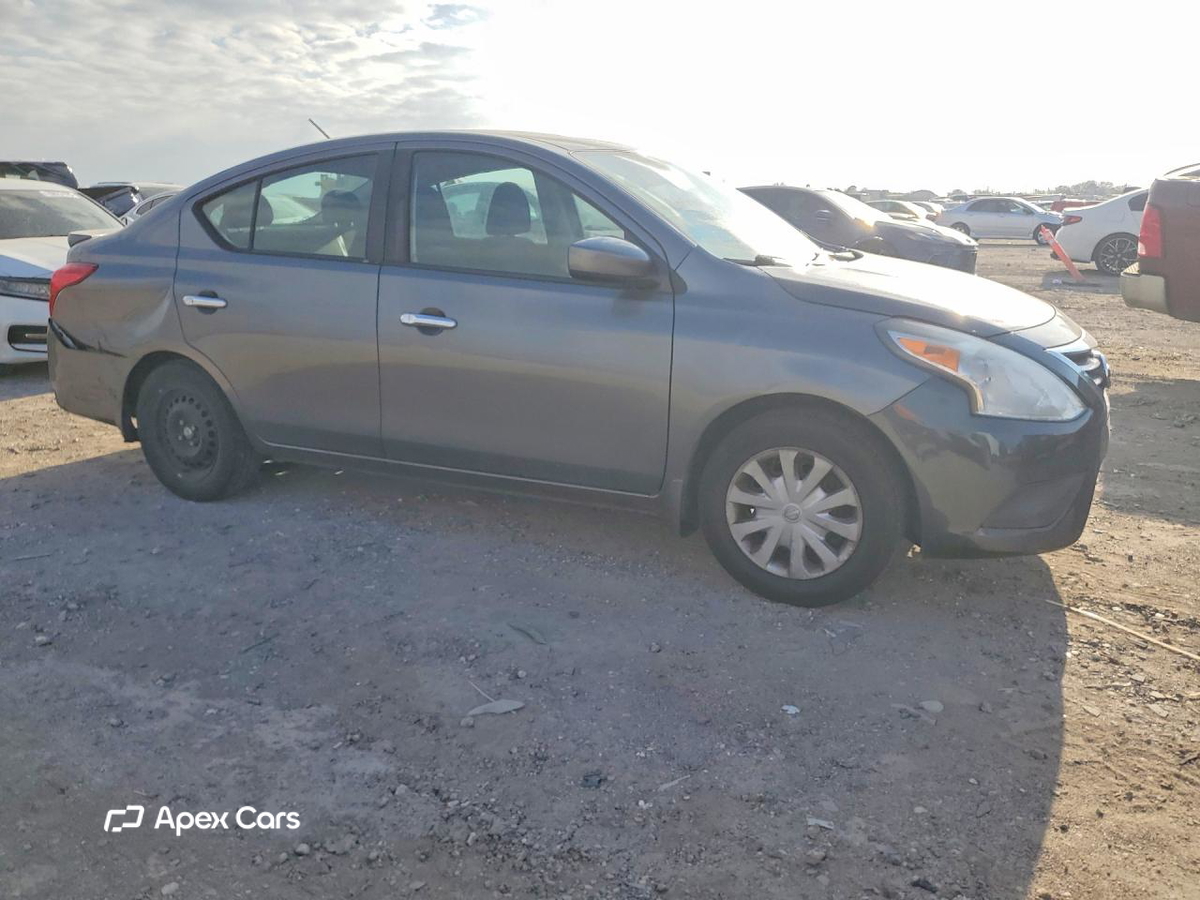 Nissan Versa 2016