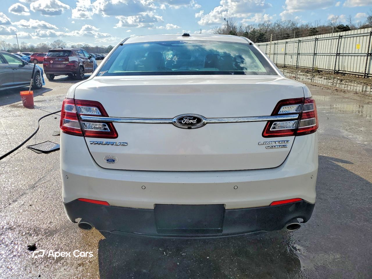 Ford Taurus 2015