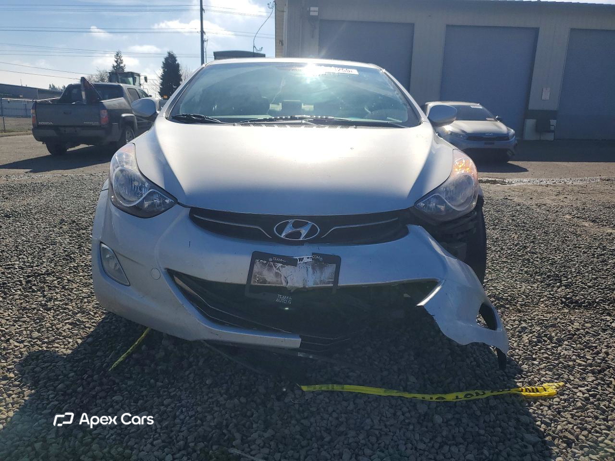 Hyundai Elantra 2012