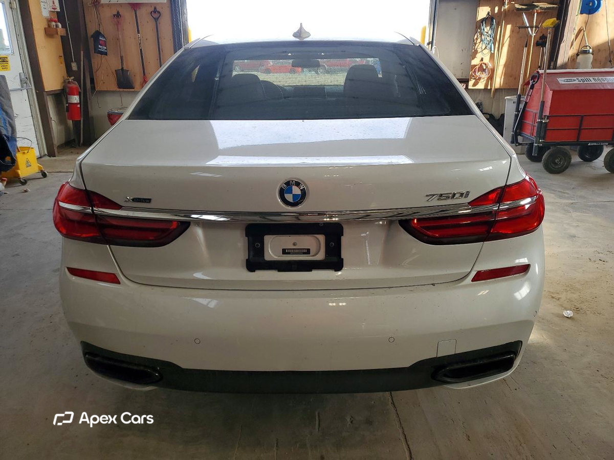 BMW Series 7 2016