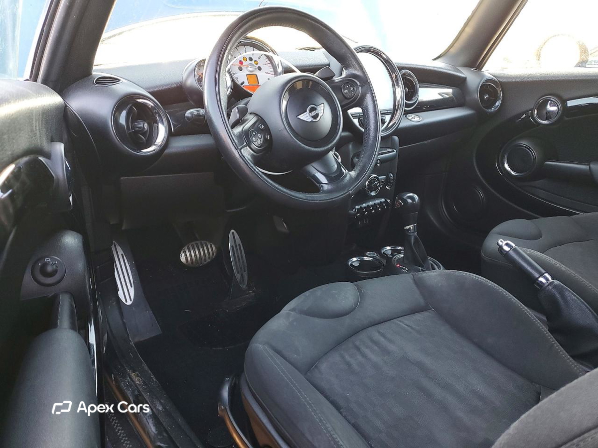 MINI Cooper 2012