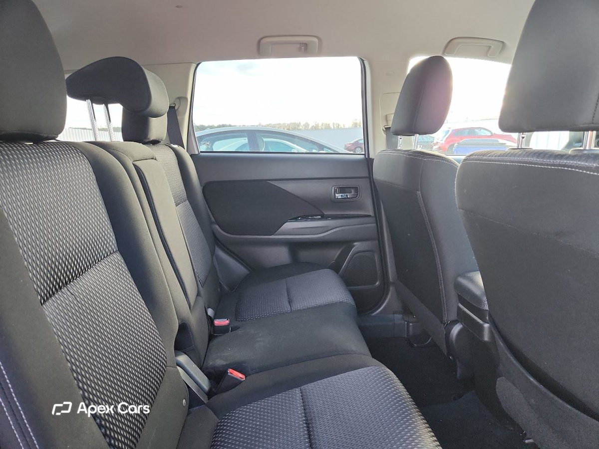 Mitsubishi Outlander 2016