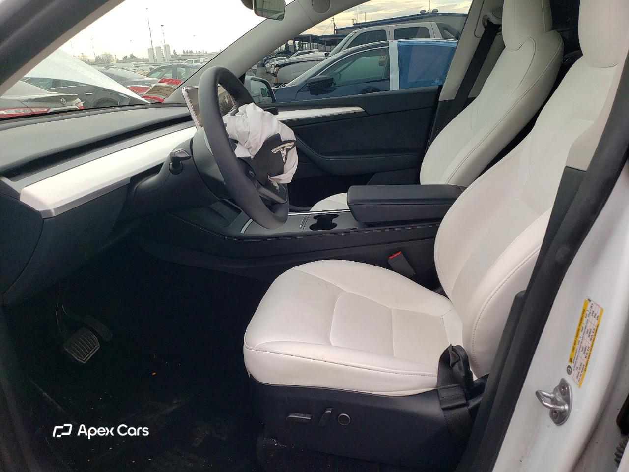 Tesla Model Y 2024