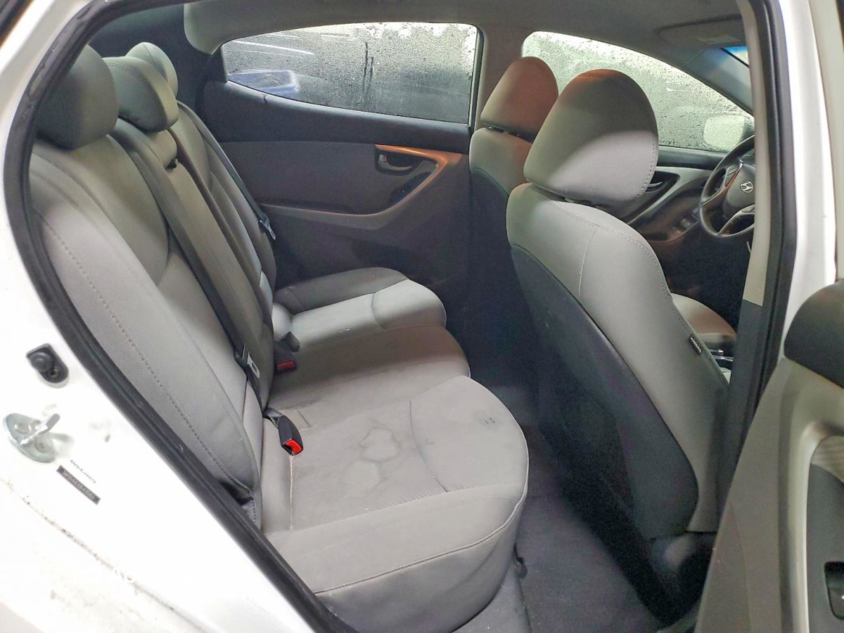 Hyundai Elantra 2013