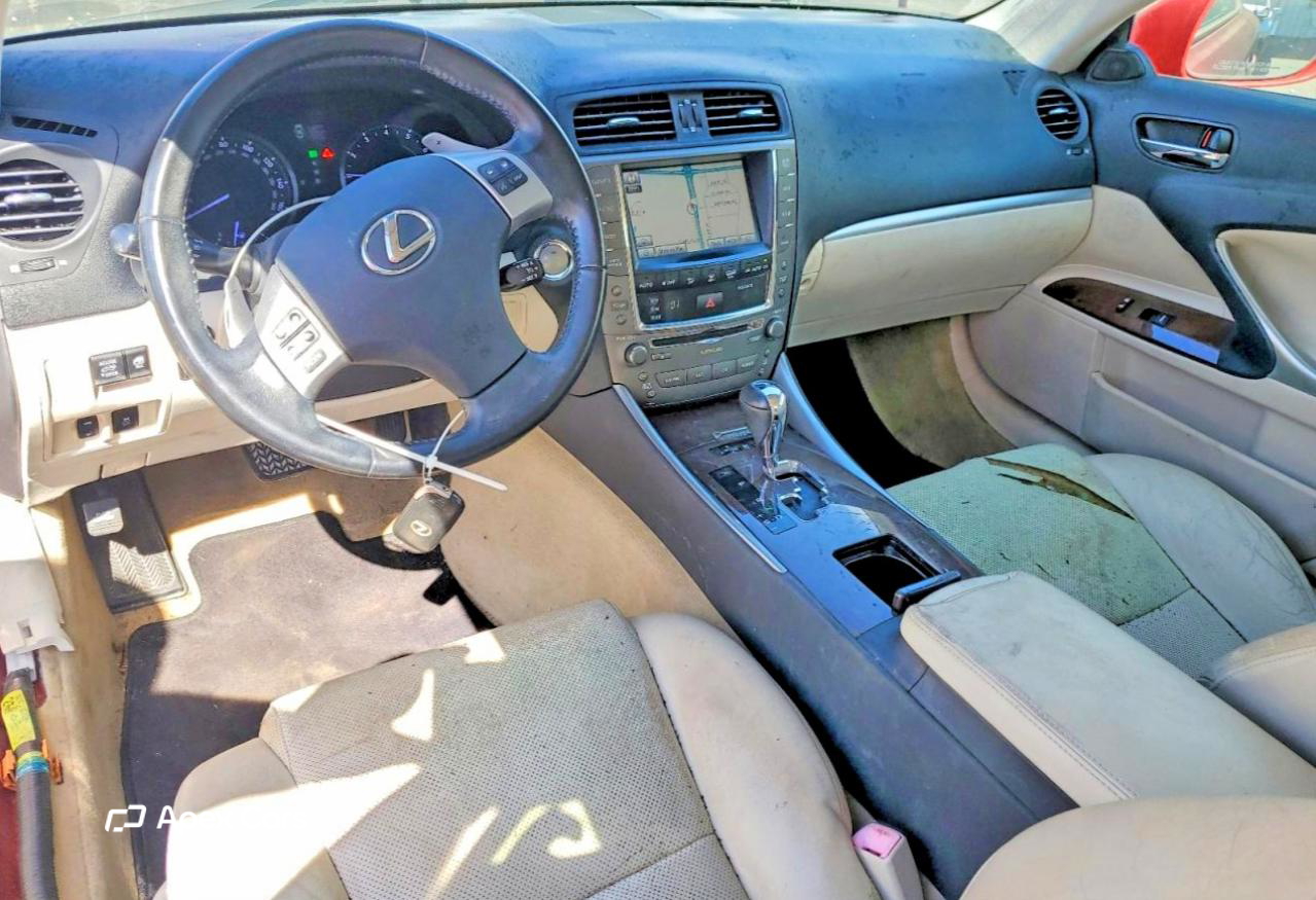 Lexus IS 2012