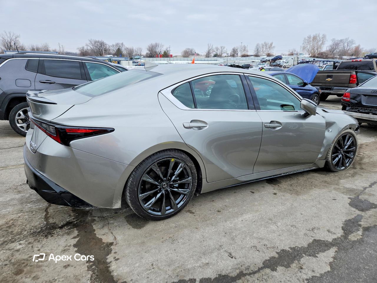 Lexus IS 2023