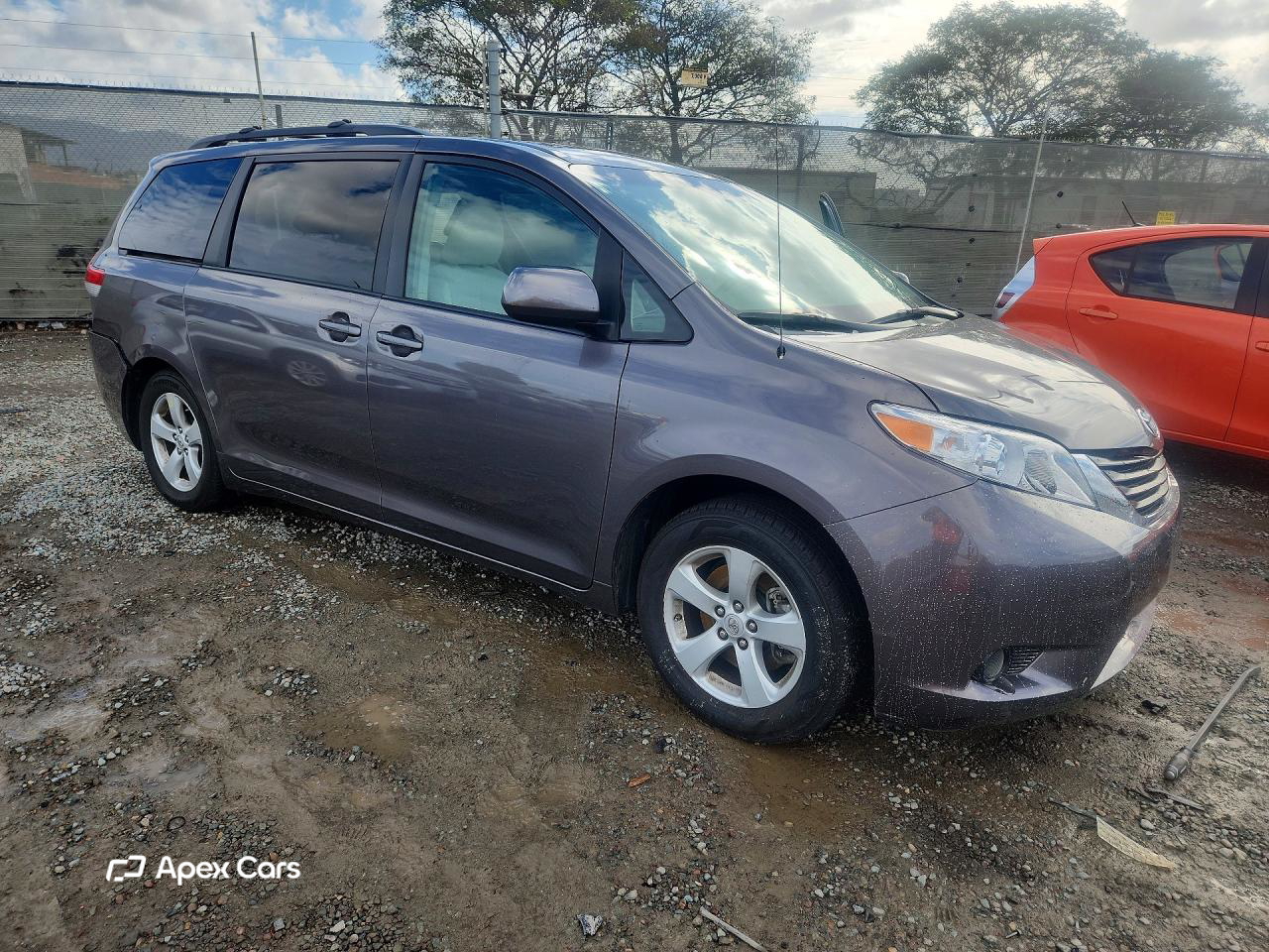 Toyota Sienna 2011