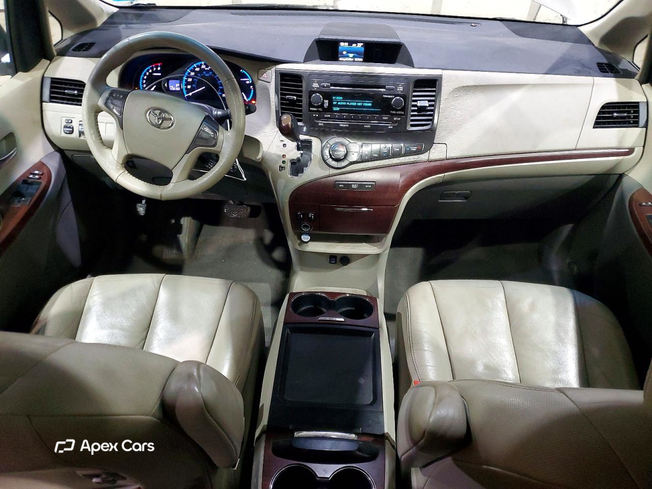 Toyota Sienna 2011