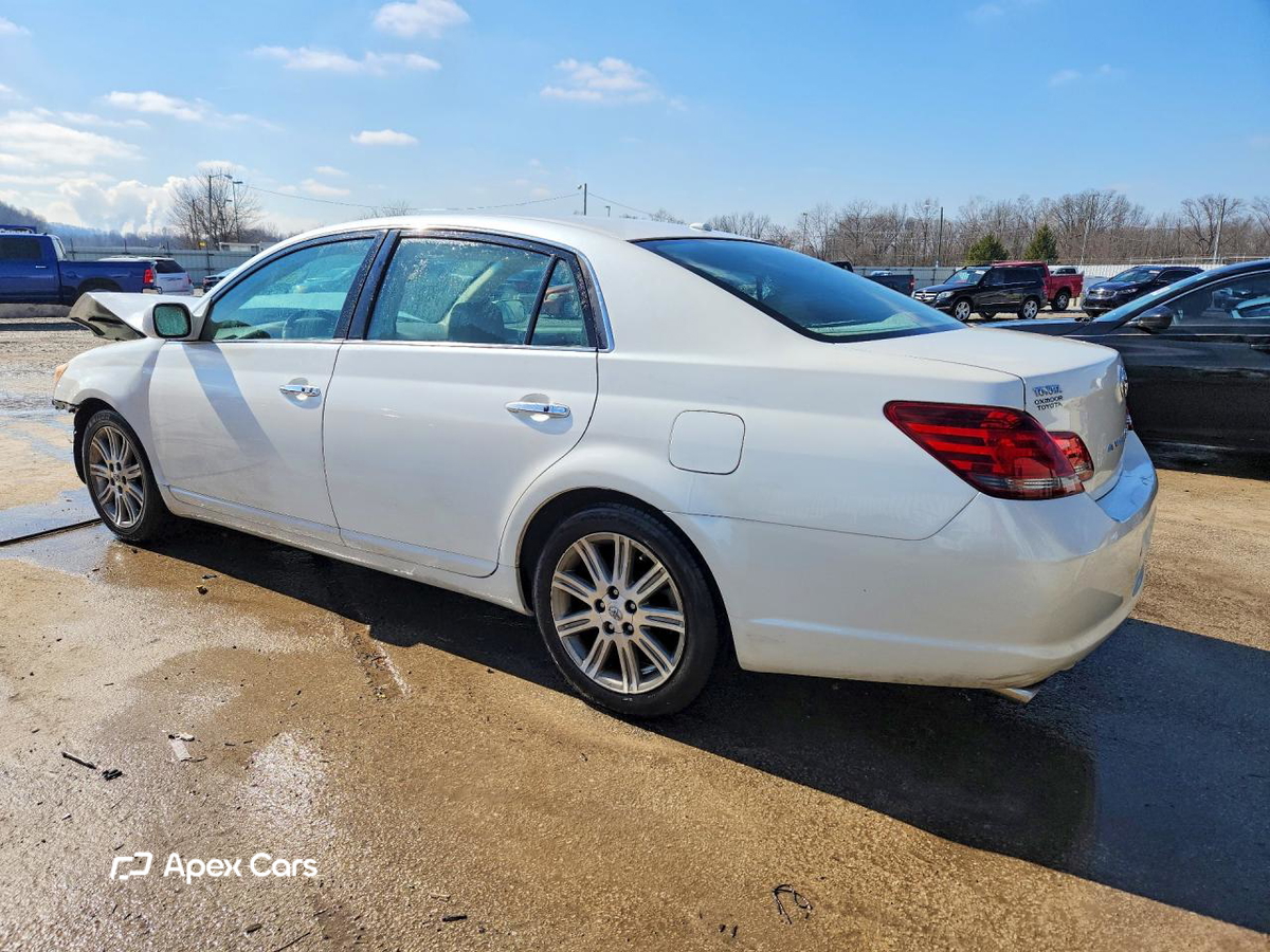 Toyota Avalon 2010