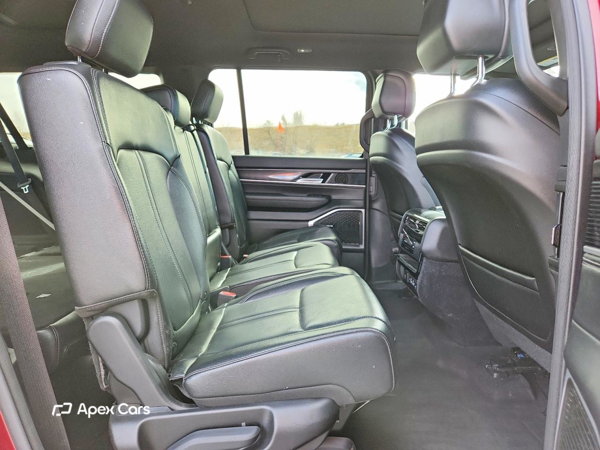 Jeep Grand Wagoneer 2023