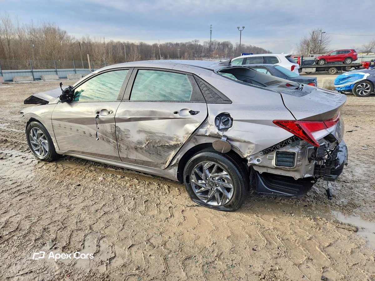 Hyundai Elantra 2024