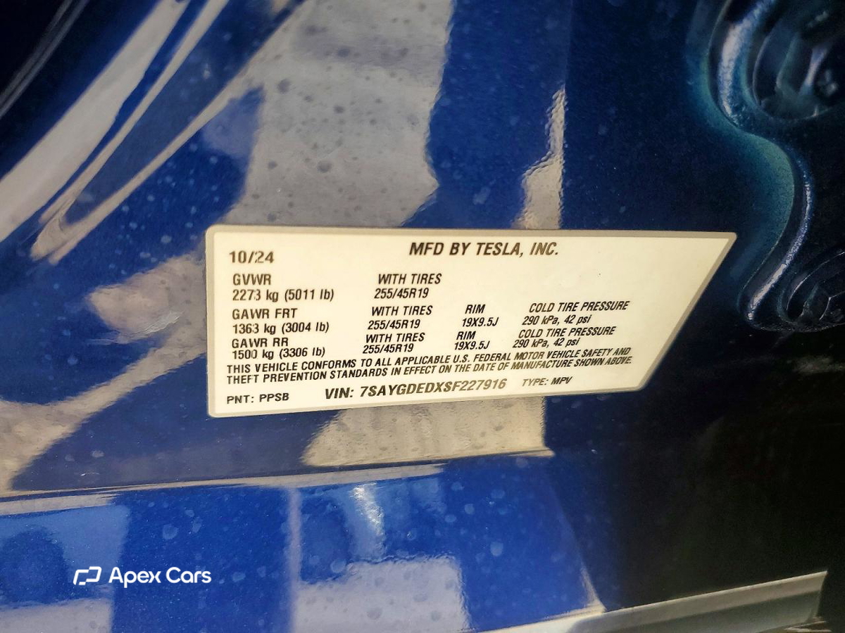 Tesla Model Y 2025