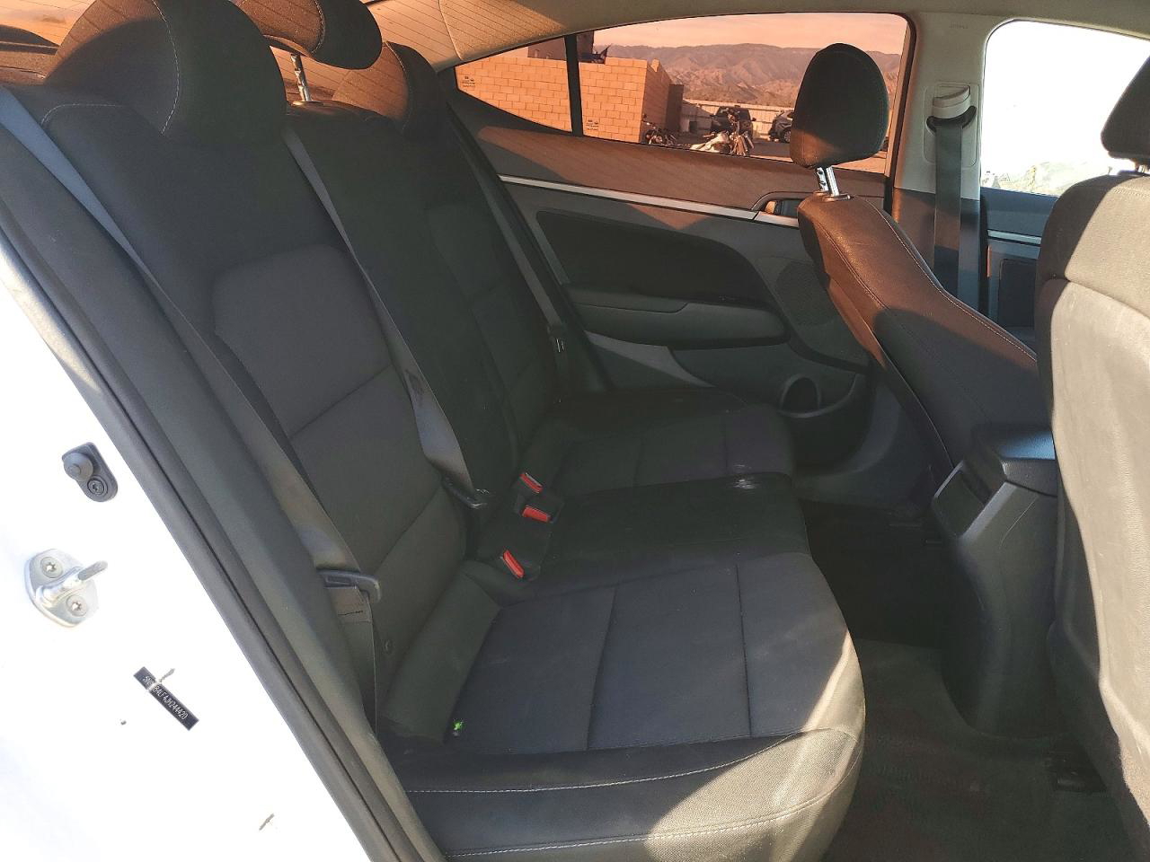 Hyundai Elantra 2018