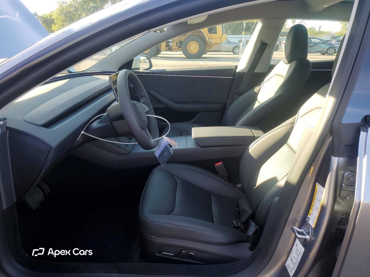 Tesla Model 3 2025