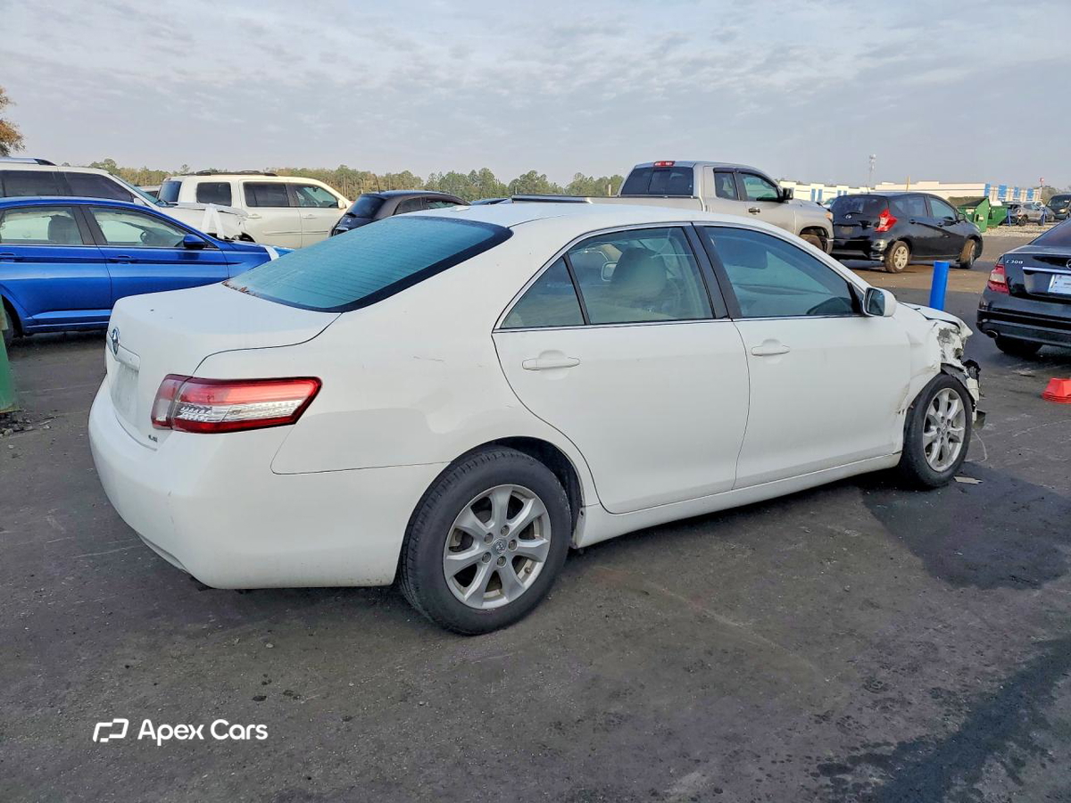 Toyota Camry 2011