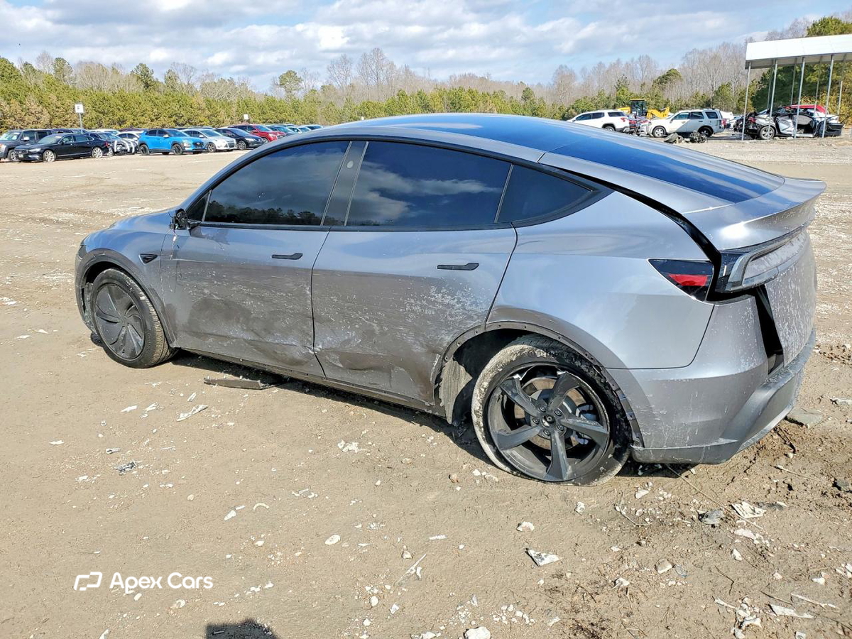Tesla Model Y 2026