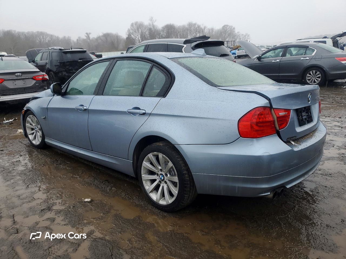 BMW Series 3 2011