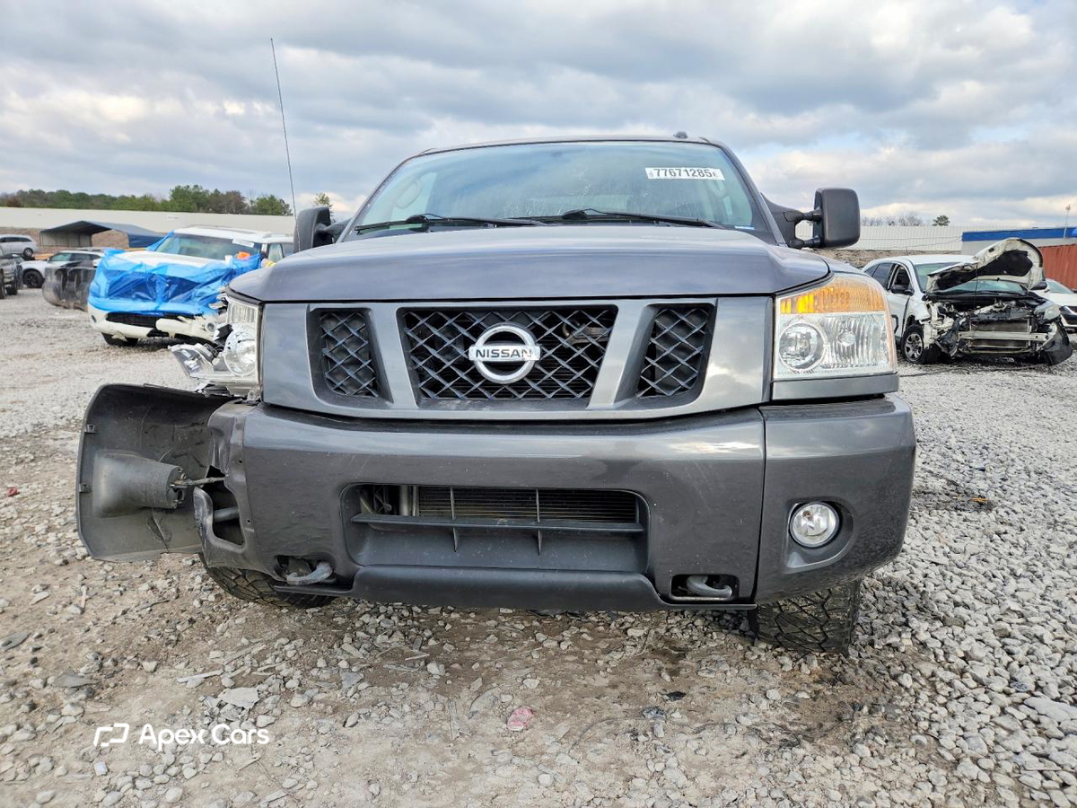 Nissan Titan 2011