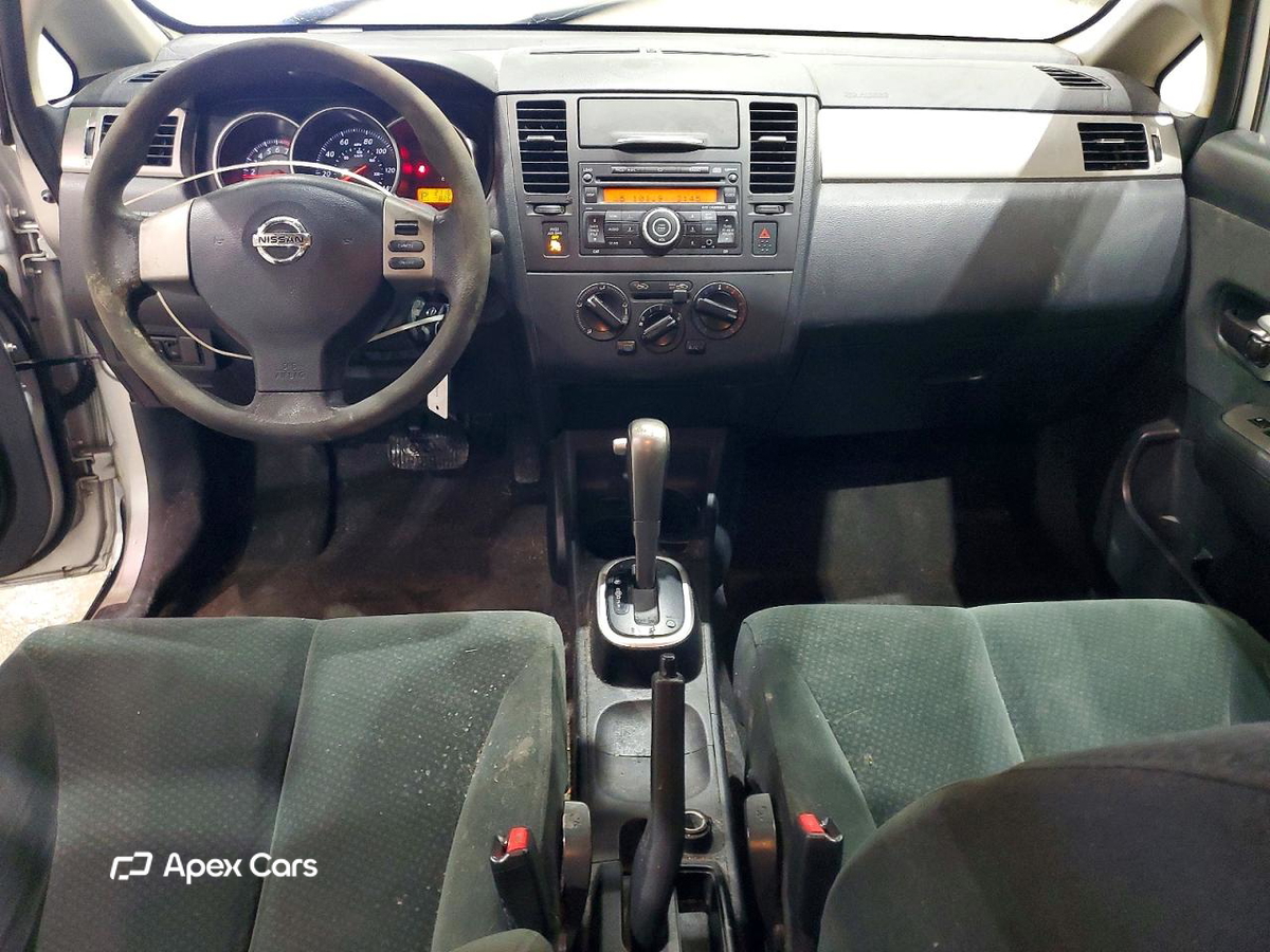 Nissan Versa 2011