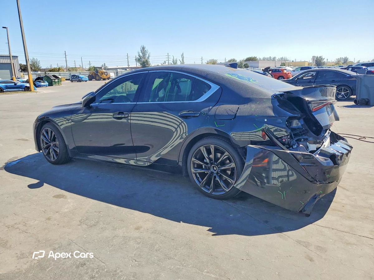Lexus IS 2025