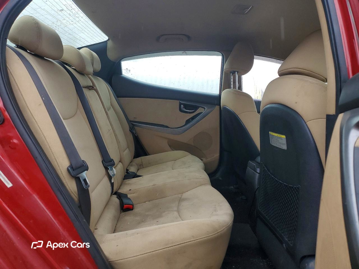 Hyundai Elantra 2012