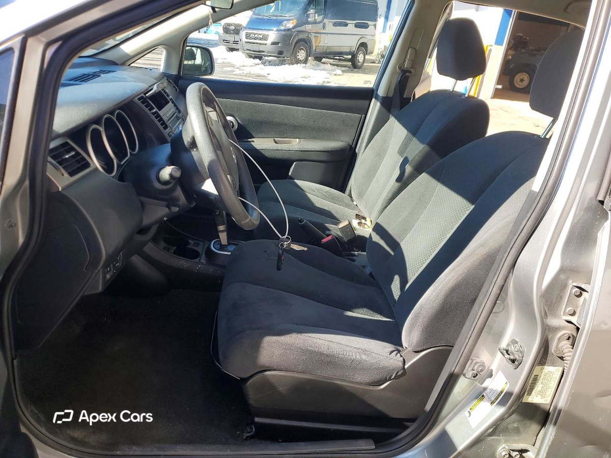 Nissan Versa 2011
